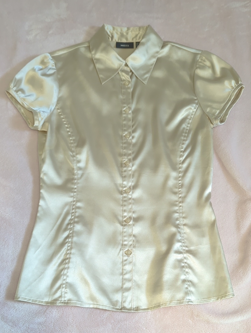 Mexx Satin Short-Sleeve Button-Down Blouse in Ivory Gold